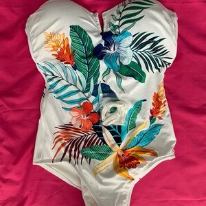 Tommy Bahama Ladies tropical Floral Bandeau One-Piece Swimsuit in White